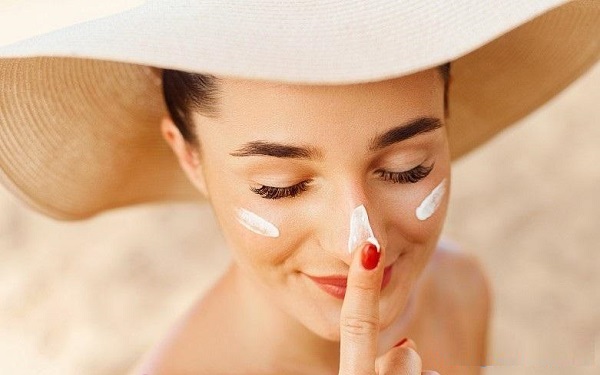 Kem chống nắng phổ rộng là loại kem có khả năng chống nắng, bảo vệ da trên diện rộng